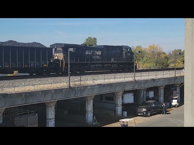 Norfolk Southern loaded Coal Train struggles with (1) locomotive Columbus Ohio10/23/2024 Turn It Up!