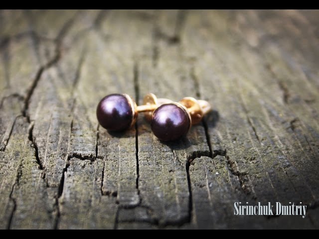 Gold earrings with pearl studs