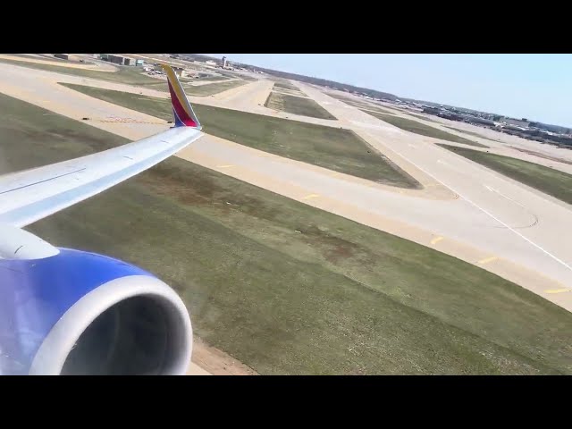 Southwest Airlines Boeing 737-800 Sunny Minneapolis Takeoff