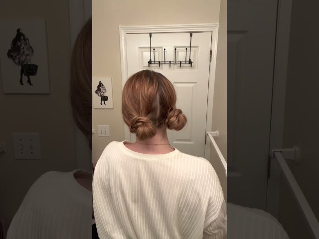 Simple & fast two buns hair tutorial