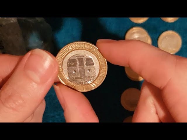 My First £2 Coin Hunt £500 [Book 1]