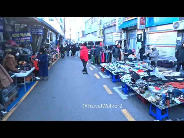 01/04/25] Exploring Seoul's Dongmyo Market: Then & Now 동묘 #vintage #travel #korea #Dongmyo