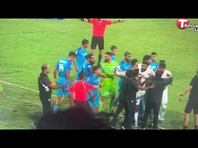 Indian coach vs Pakistan team fight in today's football match SAFF #football