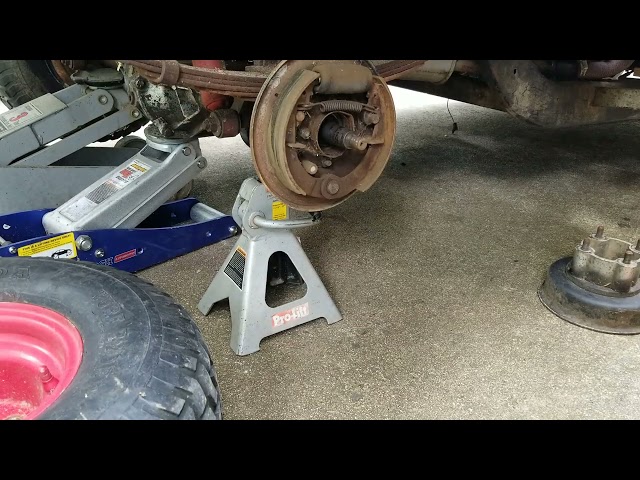 CUSHMAN REAR BRAKES AND CLUTCH SCREWS