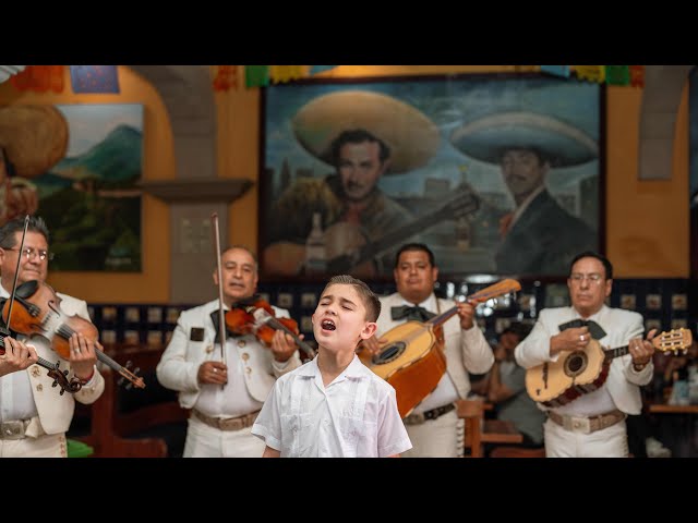 Mateo López cantando Mi Tenampa en El Tenampa CDMX