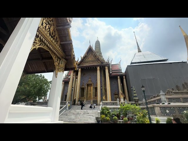 The Grand Palace in Bangkok - walk through