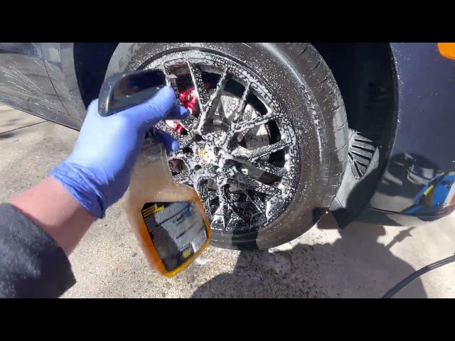 Meguiars Hot Rims Black wheel cleaner #autodetail #meguiars #productreview