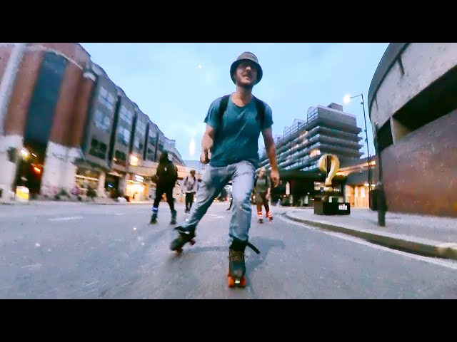 Rollerskating London at Dusk - Quad Freeskate