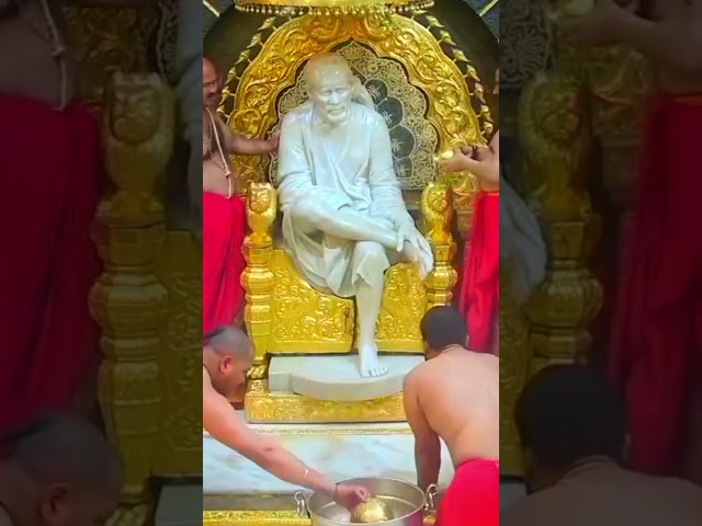 श्री साईबाबा मंगल स्नान😍#saibaba #therealsoulshirdisai#shirdi #shorts #short #omsairam#shirdisaibaba