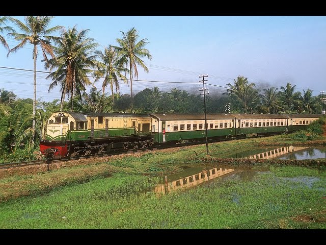 Menjadi Penggemar Kereta Api di Tahun 1980an