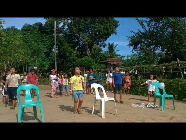 "Calamansi Relay" Larong Pinoy / Filipino Parlor Game in the Philippines