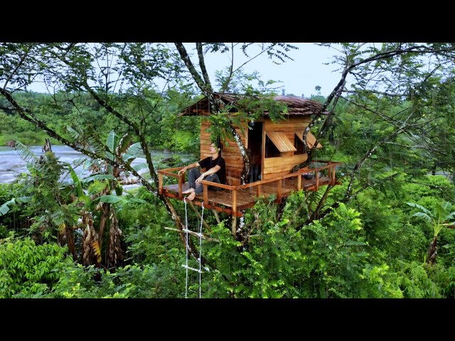 Make a Luxurious Tree House - A Comfortable Camping Spot for Rainy Days