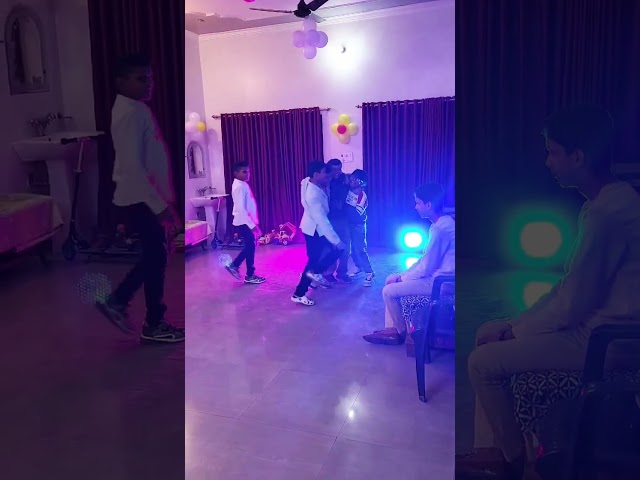 Sid dancing with friends on nacho nacho #sid #dance #birthday #fun #bestfriendgoals #pleasesubscribe