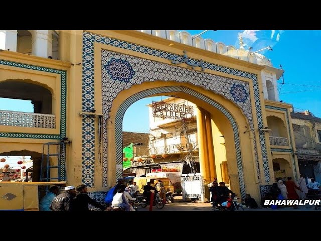 360 video::: Bahawalpur Down Town. City within the Fort walls. Bazars