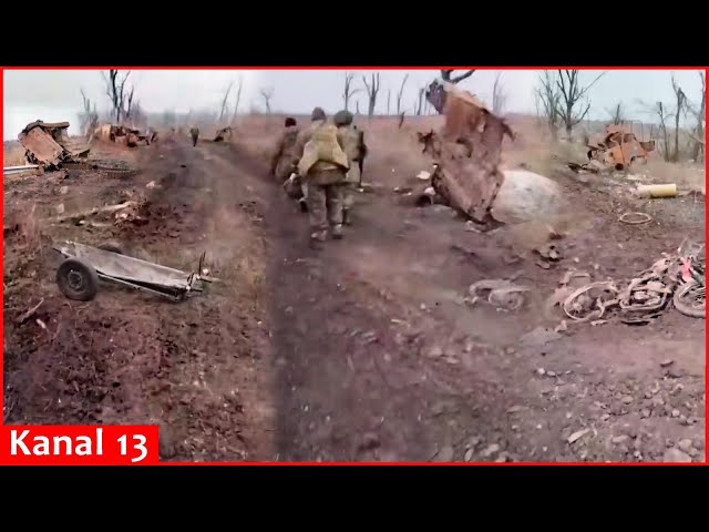 Russians search for bodies of dead soldiers on roadside - "Everything is burned and destroyed"