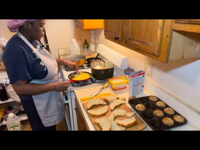 Mom of 5 Breakfast Morning Routine | croissant, scrambled eggs, chocolate chip muffins