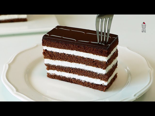 A touching chocolate cake. Make a moist and luxurious chocolate cake without icing