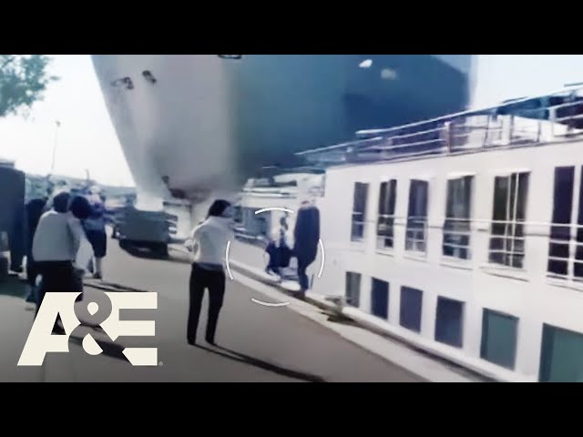 Cruise Ship Crashes in Venice | Customer Wars | A&E