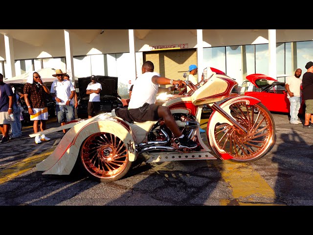 WhipAddict: How Much Are These Matching Baggers Worth?! 34 Inch Rim on All 3, Matching Trike Harleys