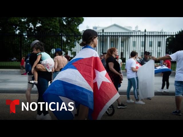 Los cubanos en el exilio no se quedan de brazos cruzados | Noticias Telemundo