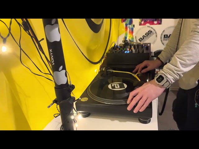 Happy hardcore vinyl mix