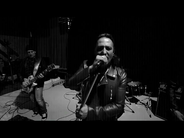 Explorer - "New year's day" (U2 cover)