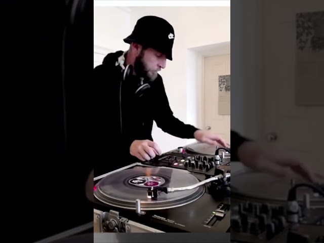 Boom Bap Hip Hop mix with DJ Technique “SATURDAY MIXTAPE LIVE” djtechnique.com #djtechniquebristol