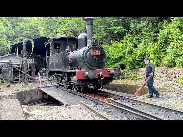 Steam locomotive on the turntable!Train