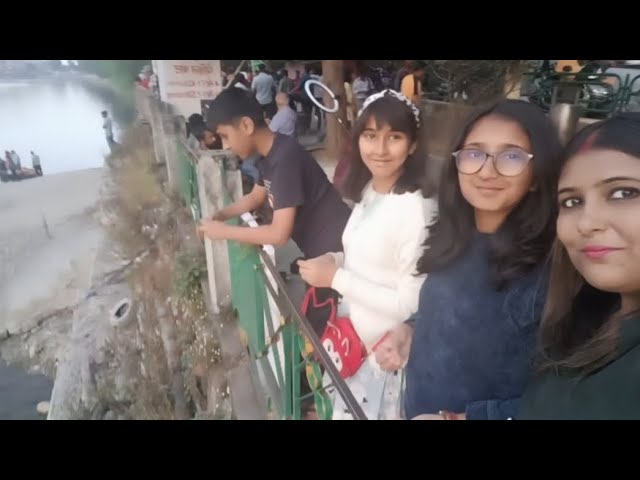 Nainital series video no.1, aaj humne naini jheel ki machhliyon ko khana khilaya....🥰