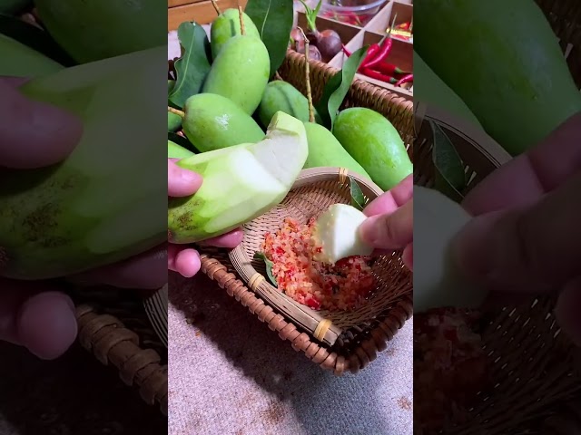 Raw Mango Spice Explosion: Chili Edition  #food #mango #yummy #mukbang  #streetfood #eating