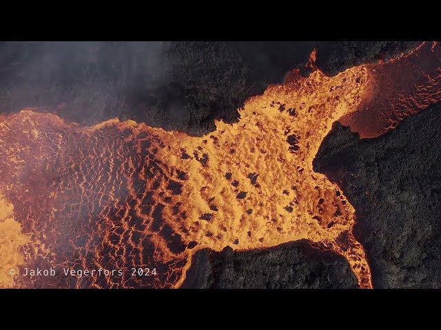 Lavafalls or April 7th 2024 - Volcano crater turned into a huge lavafall - 4K Real audio