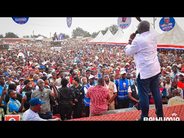 Watch! Whoa! Massive crowd as dr bawumia  and Dakoa takes over kaneshi okaikwei south, ei!