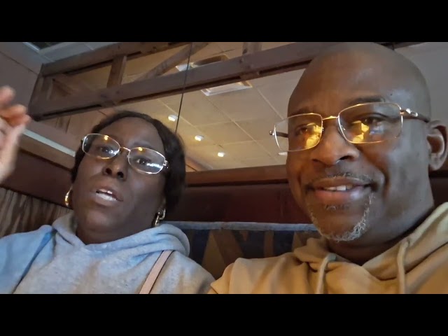 ANNIVERSARY LUNCH & VLOG (SOMEWHERE USA) #WONDERTWINZACTIVATED