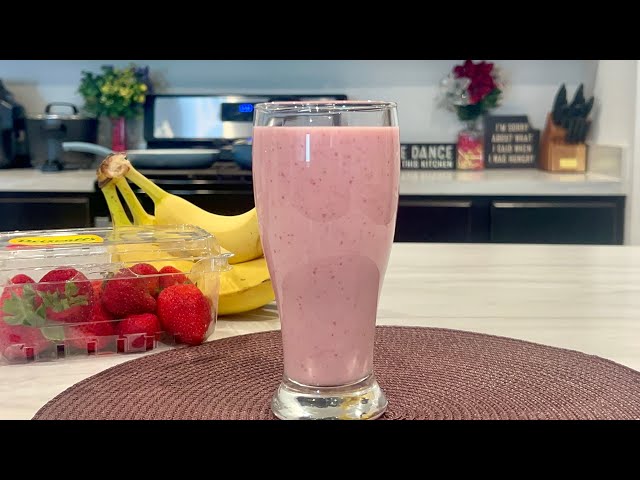 BANANA STRAWBERRY SMOOTHIE ! | Chi Styles | #smoothie #strawberry #banana