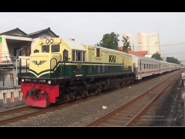 Old GE U18C Locomotive in PJKA Vintage Livery