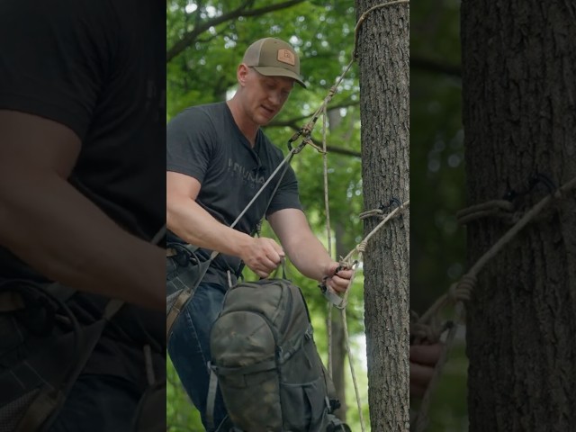 Hack to hang your backpack while saddle hunting 🏹🦌 #saddlehunting #saddlehunter