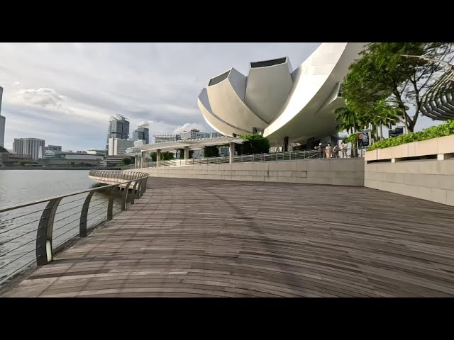 [180VR] Walkway in front of Marina Bay Sands, Singapore