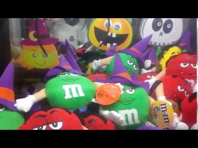 PINNACLE CLAW MACHINE@WALMART HALLOWEEN M&MS