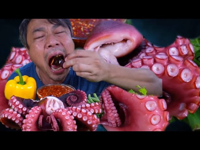 big octopus #seafood #foodlover #eat2024