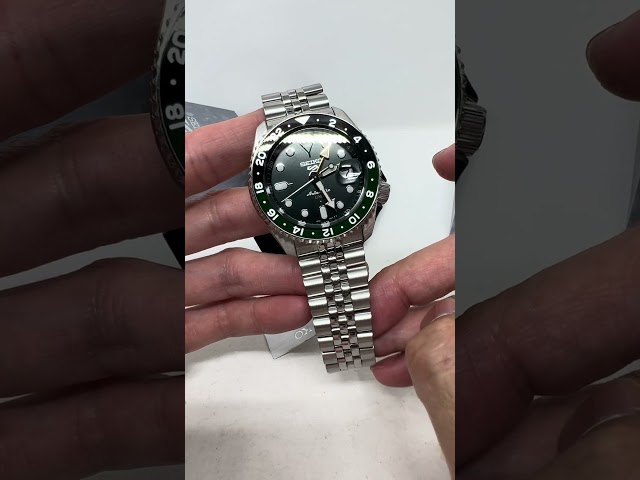 SEIKO 5 SPORTS ‘VIBRANT GREEN' GMT SKX RE-INTERPRETATION #SSK035K1