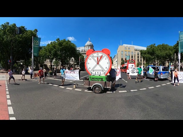 360 Grad Staying Alive Flashmob Extinction Rebellion in Düsseldorf 13.6.20