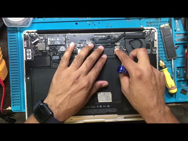 Macbook A1466 SSD Replace - Apple Fix Jaipur 9782181861