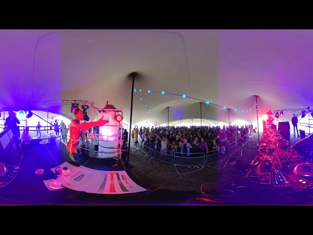 Sonique live pa at legends of the park in the moneypennys tent