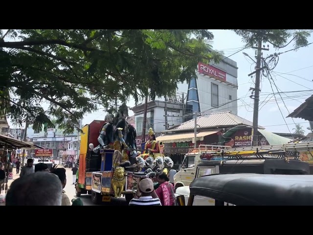 Pooram adipoli