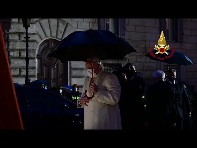 8 dicembre: la visita di Papa Francesco a Piazza di Spagna a Roma