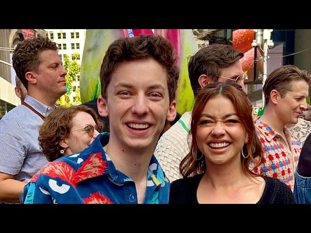 Sarah Hyland & Andrew Barth Feldman: “Skid Row (Downtown)” — Little Shop of Horrors