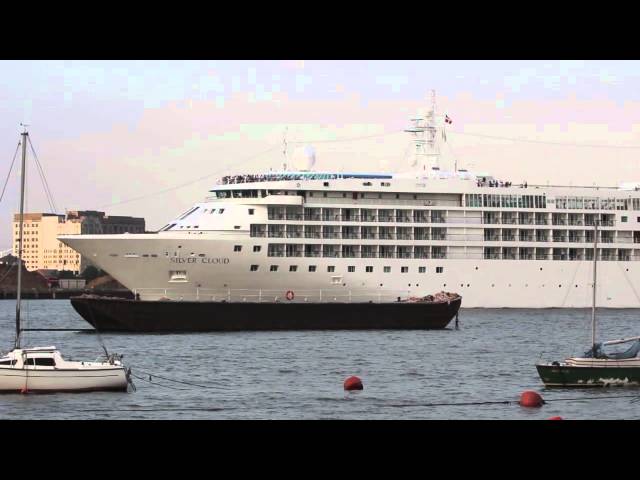 Ship video - Cruise ship Silver Cloud arriving in London