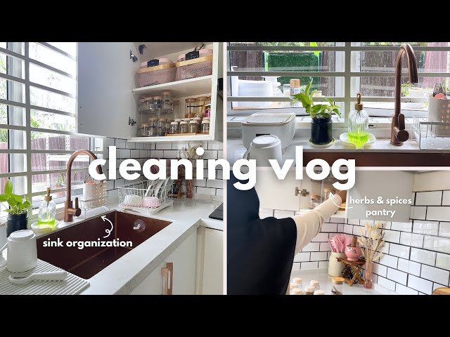 12 Must-have Kitchen Items That Functional • Herbs & Spices Pantry Declutter, Cleaning Vlog 🧽🏡