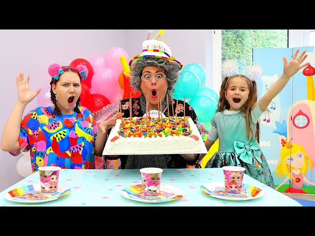 Ruby and Bonnie Celebrate Granny's Birthday Cake