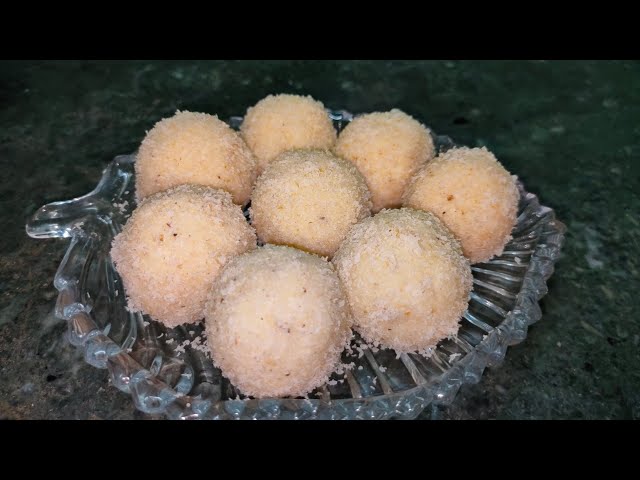 Coconut Snowballs Recipe | Christmas Special | Coconut Ladoos | Nariyal Laddoo | Coconut Ladoo